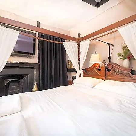 Trembling Madness Hotel York